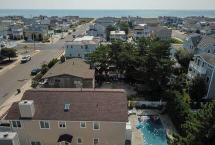 A Relaxed Coastal Home with Pool Near Avalon Beach - Avalon, New Jersey