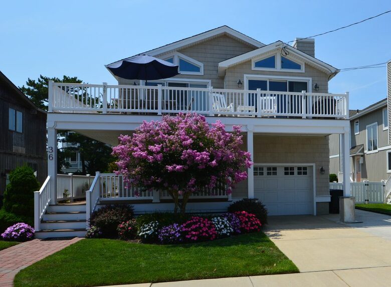 A Relaxed Coastal Home with Pool Near Avalon Beach - Avalon, New Jersey