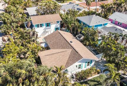 Coastal Triplex - A block from beach! - Clearwater, Florida