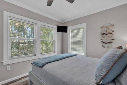 Coastal Triplex - A block from beach! - Clearwater, Florida