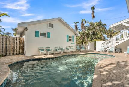 Coastal Triplex - A block from beach! - Clearwater, Florida