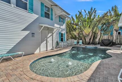 Coastal Triplex - A block from beach! - Clearwater, Florida