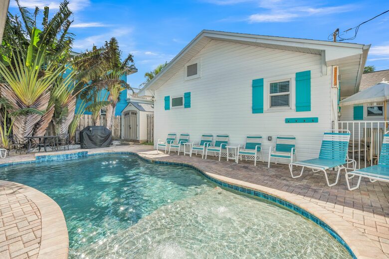 Coastal Triplex - A block from beach! - Clearwater, Florida