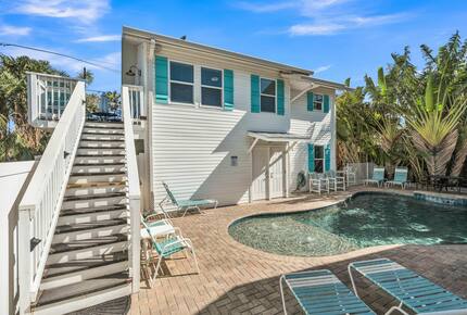 Coastal Triplex - A block from beach! - Clearwater, Florida