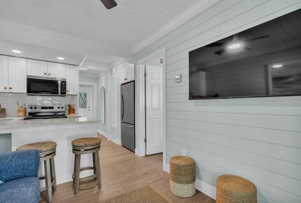 Coastal Triplex - A block from beach! - Clearwater, Florida