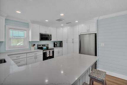 Coastal Triplex - A block from beach! - Clearwater, Florida