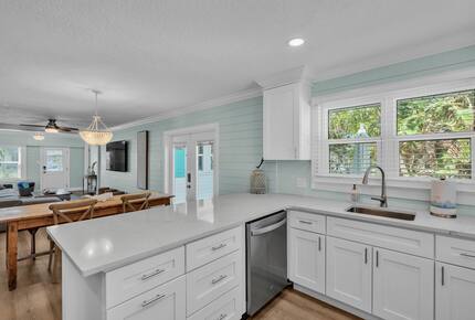 Coastal Triplex - A block from beach! - Clearwater, Florida