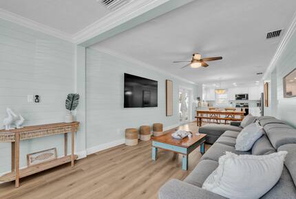 Coastal Triplex - A block from beach! - Clearwater, Florida