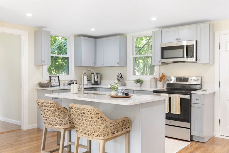 Renovated 1834 Home in the Heart of Mystic - Stonington, Connecticut