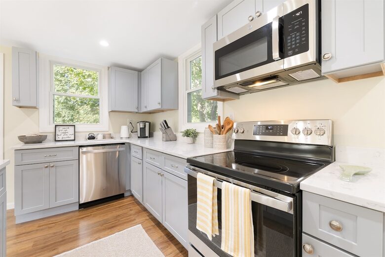 Renovated 1834 Home in the Heart of Mystic - Stonington, Connecticut