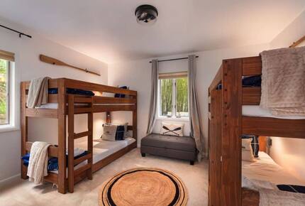 Riverfront Chalet Retreat near Harpers Ferry - Harpers Ferry, West Virginia