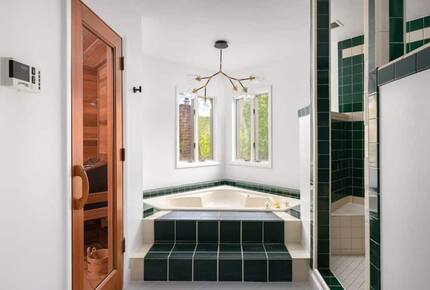 Riverfront Chalet Retreat near Harpers Ferry - Harpers Ferry, West Virginia