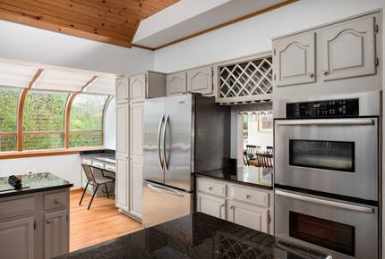 Riverfront Chalet Retreat near Harpers Ferry - Harpers Ferry, West Virginia