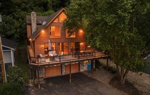 Riverfront Chalet Retreat near Harpers Ferry - Harpers Ferry, West Virginia
