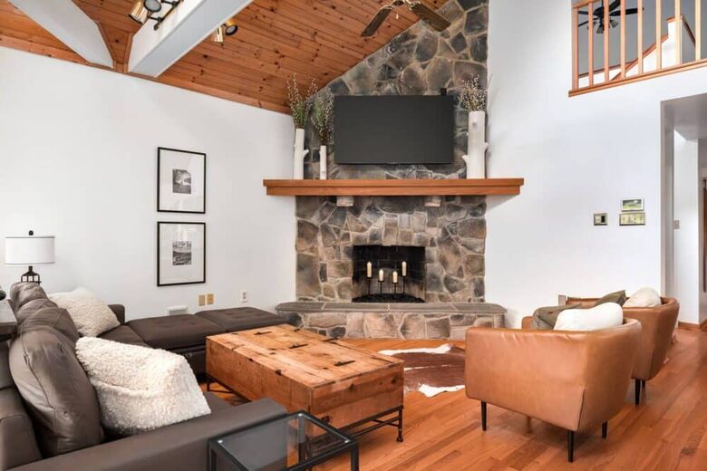 Riverfront Chalet Retreat near Harpers Ferry - Harpers Ferry, West Virginia