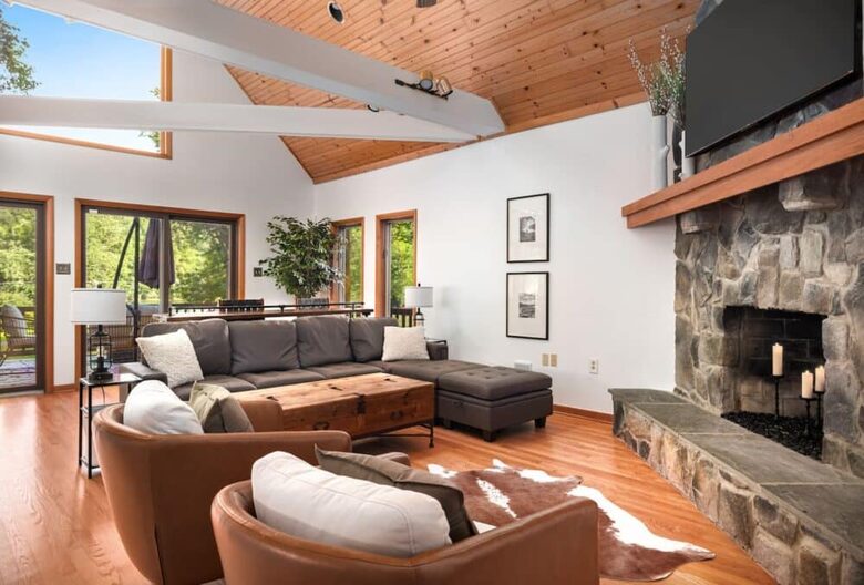 Riverfront Chalet Retreat near Harpers Ferry - Harpers Ferry, West Virginia