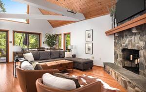 Riverfront Chalet Retreat near Harpers Ferry - Harpers Ferry, West Virginia