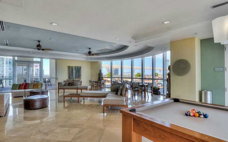 Las Olas Riverfront Retreat – Downtown Fort Lauderdale at Nu River Landing - Fort Lauderdale, Florida