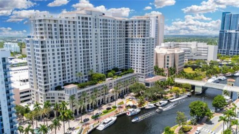 Las Olas Riverfront Retreat – Downtown Fort Lauderdale at Nu River Landing - Fort Lauderdale, Florida