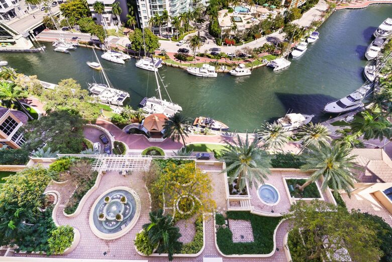 Las Olas Riverfront Retreat – Downtown Fort Lauderdale at Nu River Landing - Fort Lauderdale, Florida