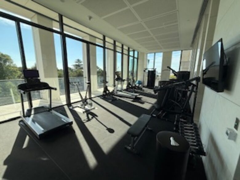 Parkside Melbourne Residence Overlooking Treasury & Fitzroy Gardens - Melbourne, Australia