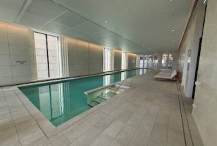 Parkside Melbourne Residence Overlooking Treasury & Fitzroy Gardens - Melbourne, Australia