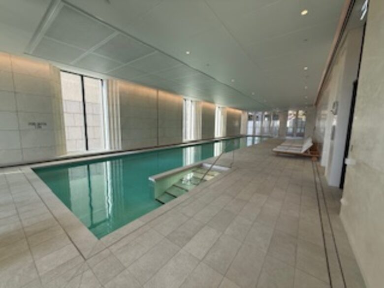 Parkside Melbourne Residence Overlooking Treasury & Fitzroy Gardens - Melbourne, Australia