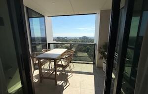 Parkside Melbourne Residence Overlooking Treasury & Fitzroy Gardens - Melbourne, Australia