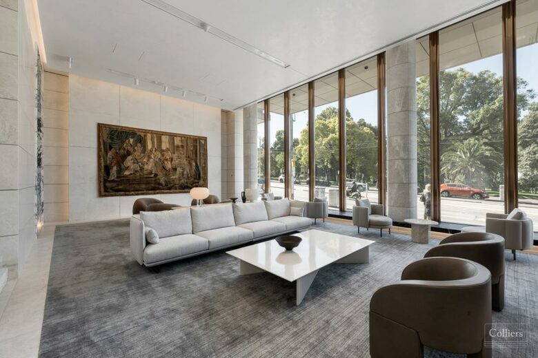 Parkside Melbourne Residence Overlooking Treasury & Fitzroy Gardens - Melbourne, Australia