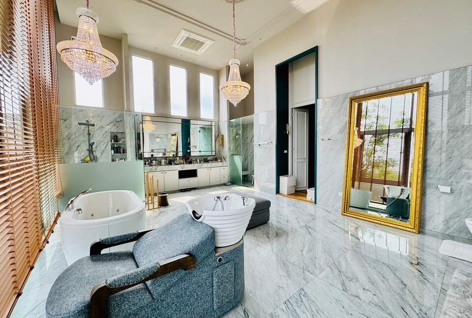 Private Glass House Estate with Pool and Garden in Bangpakong - Chachoengsao, Thailand