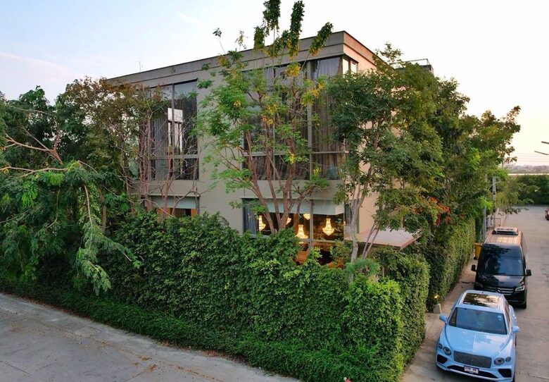 Private Glass House Estate with Pool and Garden in Bangpakong - Chachoengsao, Thailand