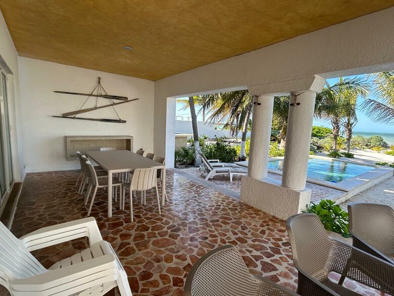 Beach front house with pool in Yucatan - Chicxulub Puerto, Mexico