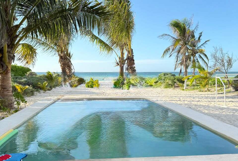 Beach front house with pool in Yucatan - Chicxulub Puerto, Mexico