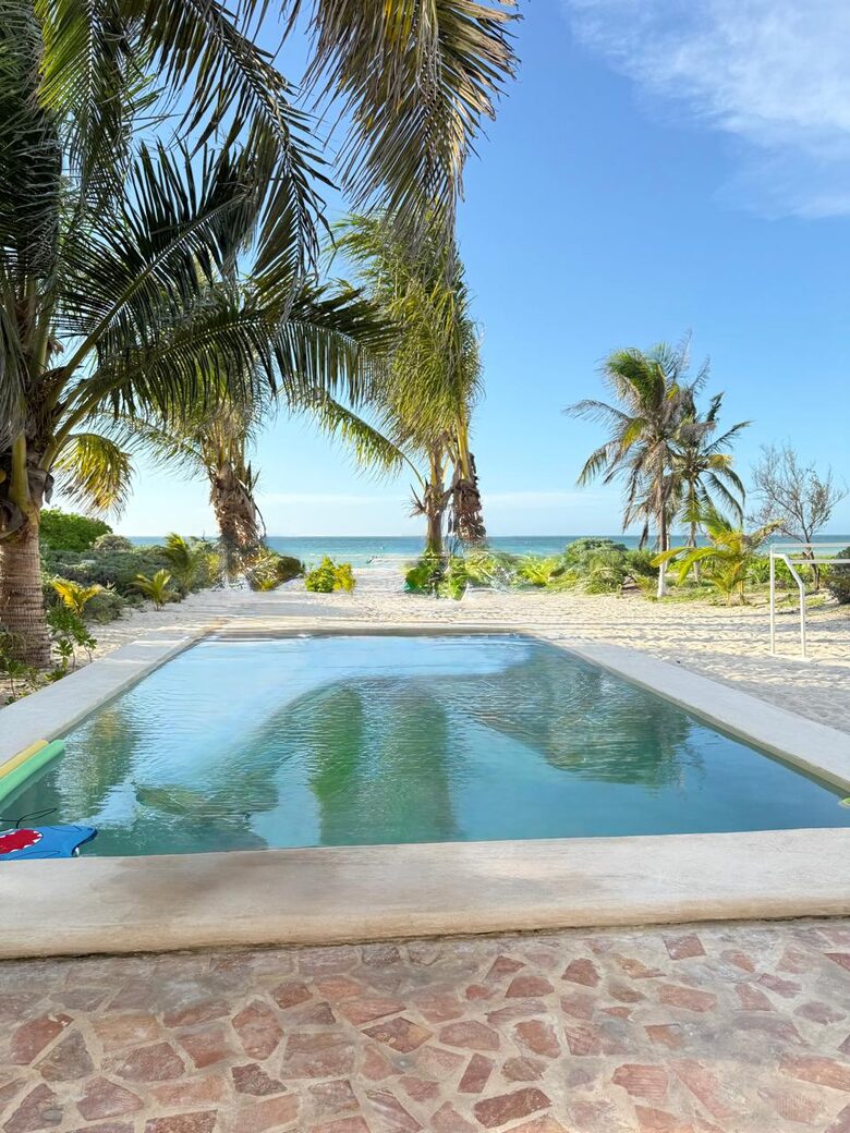 Beach front house with pool in Yucatan - Chicxulub Puerto, Mexico