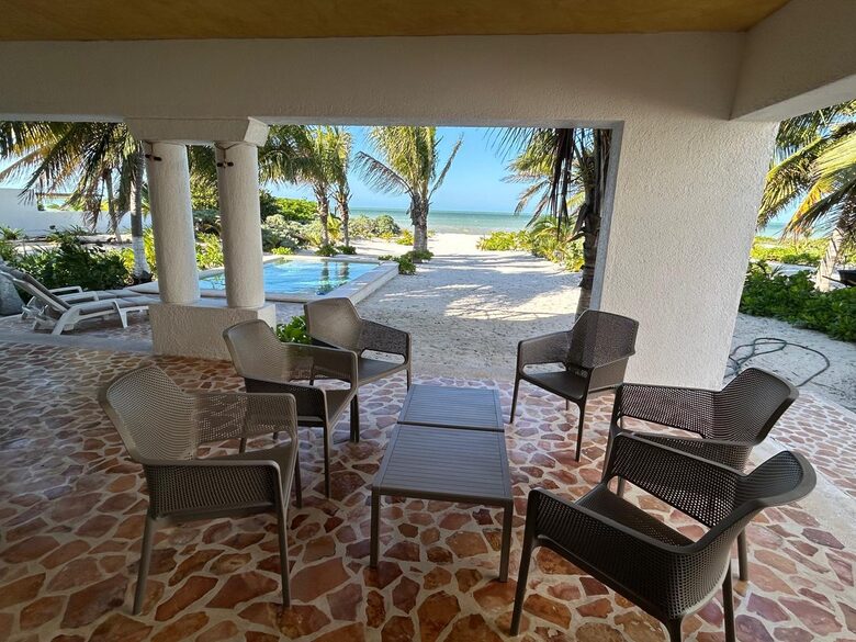 Beach front house with pool in Yucatan - Chicxulub Puerto, Mexico