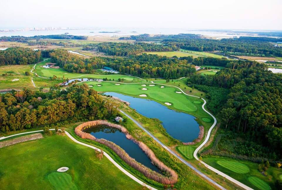 Jack Nicklaus’s designed 18 hole Bayside golf course with amazing view