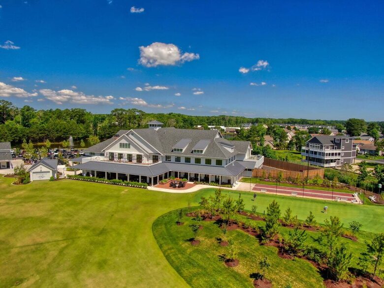 Bayside clubhouse- Signatures restaurant, ballroom, sport games