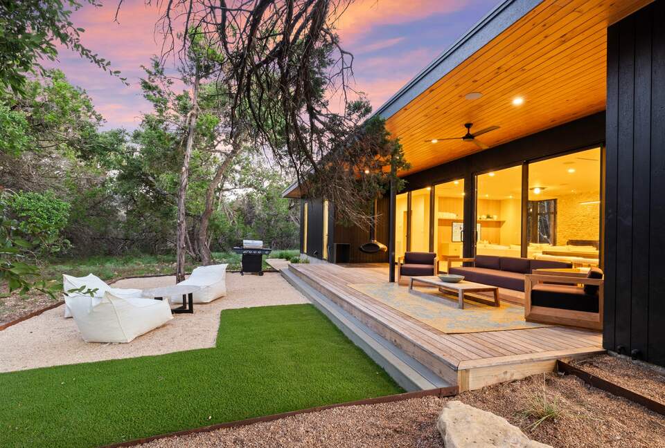 A Japanese-Inspired Hill Country Sanctuary - Driftwood, Texas