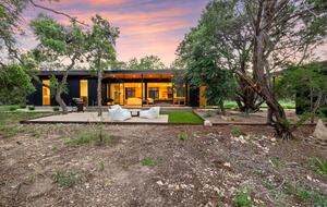 A Japanese-Inspired Hill Country Sanctuary - Driftwood, Texas