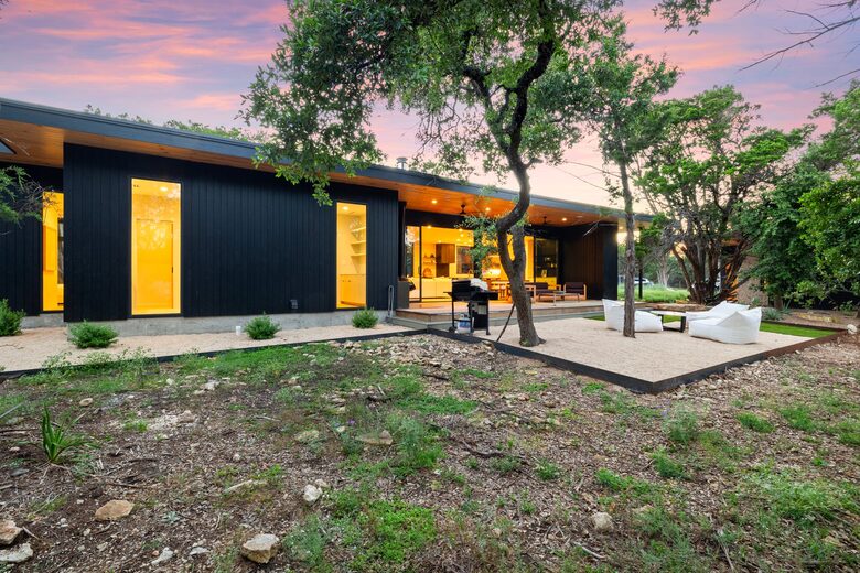 A Japanese-Inspired Hill Country Sanctuary - Driftwood, Texas