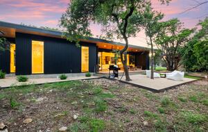 A Japanese-Inspired Hill Country Sanctuary - Driftwood, Texas