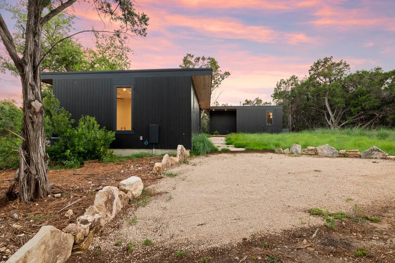 A Japanese-Inspired Hill Country Sanctuary - Driftwood, Texas