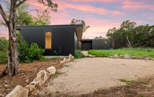 A Japanese-Inspired Hill Country Sanctuary - Driftwood, Texas