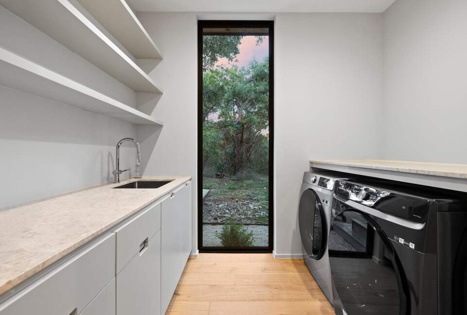 A Japanese-Inspired Hill Country Sanctuary - Driftwood, Texas