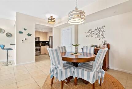 Las Olas Riverfront Retreat – Downtown Fort Lauderdale at Nu River Landing - Fort Lauderdale, Florida