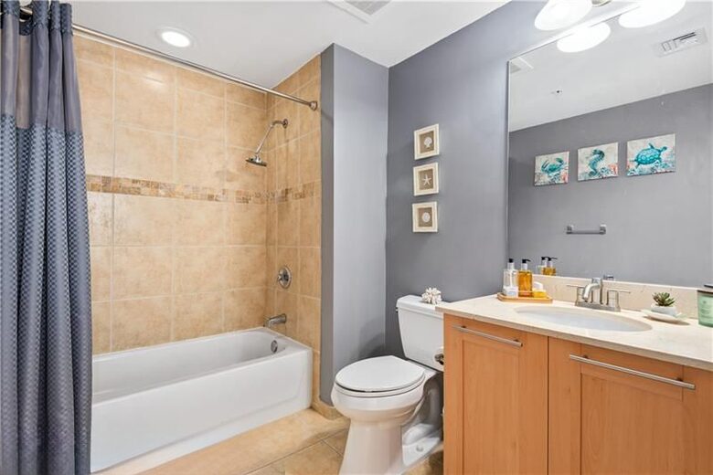 Las Olas Riverfront Retreat – Downtown Fort Lauderdale at Nu River Landing - Fort Lauderdale, Florida