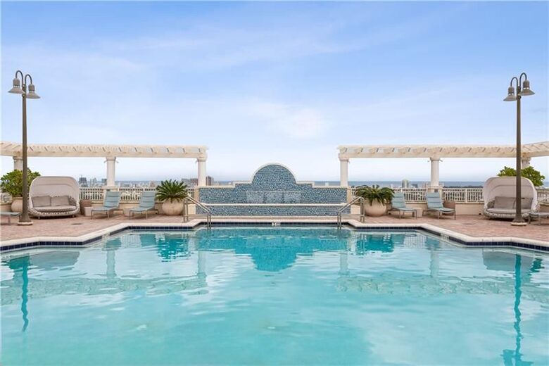 Las Olas Riverfront Retreat – Downtown Fort Lauderdale at Nu River Landing - Fort Lauderdale, Florida