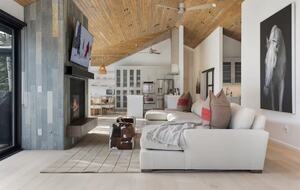 Mountain-View Lodge near Vail Village - Vail, Colorado