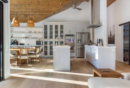 Mountain-View Lodge near Vail Village - Vail, Colorado