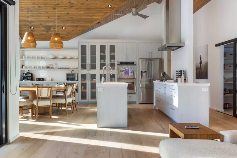 Mountain-View Lodge near Vail Village - Vail, Colorado